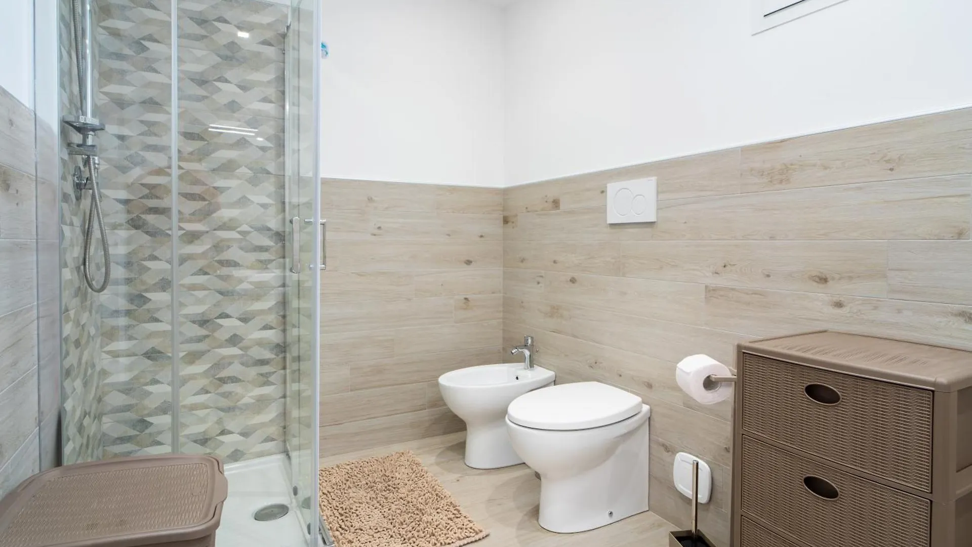 The Onames Inn Flowers Reitani İtalya